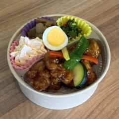 若鶏のりんご酢＆玄米弁当